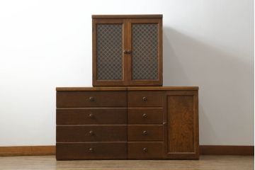 中古　美品　オーク材　三越家具(現カントリーハウス)　Brugge(ブルージュ)　クラシカルな雰囲気を醸し出すサイドキャビネット(サイドボード、ローチェスト、ローボード、収納棚、戸棚、収納箪笥、整理たんす、引き出し、テレビ台、テレビボード)(R-074748)