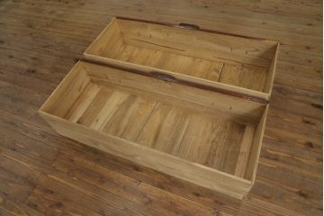 和製アンティーク　漆塗り　繊細なデザインの金具が美しい佐渡八幡箪笥ローボード(佐渡箪笥、和タンス、衣装たんす、時代箪笥、収納タンス、引き出し、ローチェスト、テレビ台、テレビボード)(R-074750)