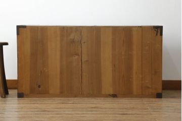 和製アンティーク　漆塗り　繊細なデザインの金具が美しい佐渡八幡箪笥ローボード(佐渡箪笥、和タンス、衣装たんす、時代箪笥、収納タンス、引き出し、ローチェスト、テレビ台、テレビボード)(R-074750)