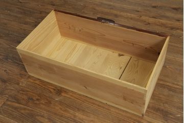 和製アンティーク　漆塗り　繊細なデザインの金具が美しい佐渡八幡箪笥ローボード(佐渡箪笥、和タンス、衣装たんす、時代箪笥、収納タンス、引き出し、ローチェスト、テレビ台、テレビボード)(R-074751)