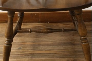 中古　柏木工　ゆったりとした座り心地が魅力的なウィンザーチェア1脚(ウインザーチェア、アームチェア、かしわ木工、KASHIWA、板座チェア、椅子、イス)(R-074752)