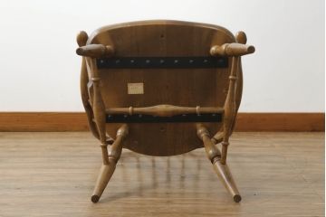 中古　柏木工　ゆったりとした座り心地が魅力的なウィンザーチェア1脚(ウインザーチェア、アームチェア、かしわ木工、KASHIWA、板座チェア、椅子、イス)(R-074752)