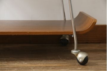 和製ビンテージ　ミッドセンチュリーな雰囲気がおしゃれなキッチンワゴン(キャスターワゴン、キッチンラック、トロリー、飾り棚、ヴィンテージ)(R-074756)