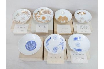 深川製　皇室　御下賜品　菊御紋　金彩　染付　盃7客セット(杯、酒器、和食器、鳳凰、箱付き)(R-074799)
