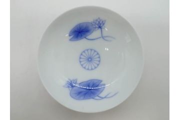 深川製　皇室　御下賜品　菊御紋　金彩　染付　盃7客セット(杯、酒器、和食器、鳳凰、箱付き)(R-074799)