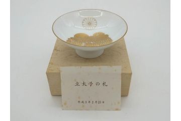 深川製　皇室　御下賜品　菊御紋　金彩　染付　盃7客セット(杯、酒器、和食器、鳳凰、箱付き)(R-074799)