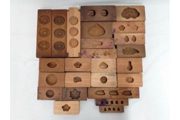 アンティーク雑貨　菓子型25点セット(菓子木型、木製、蛤、ハマグリ、紅葉、もみじ、銀杏、イチョウ、桔梗、キキョウ、コスモス、梅、ひさご、人参、ニンジン、蓮葉、松ぼっくり、うたかた)(R-074801)