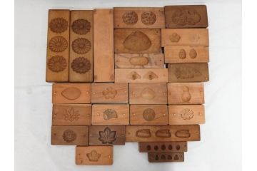 アンティーク雑貨　菓子型25点セット(菓子木型、木製、蛤、ハマグリ、紅葉、もみじ、銀杏、イチョウ、桔梗、キキョウ、コスモス、梅、ひさご、人参、ニンジン、蓮葉、松ぼっくり、うたかた)(R-074801)