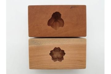 アンティーク雑貨　菓子型24点セット(菓子木型、木製、亀甲、福寿草、菊、桃、もも、モモ、桜、楓、おたふく、ひさご、梅、撫子、ナデシコ、コスモス、アヤメ、花)(R-074810)