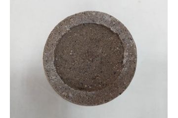 陶芸家　加守田章二作　灰釉　堂々とした佇まいが魅力的な花瓶(花入、花器、花生、共箱付き)(R-074811)