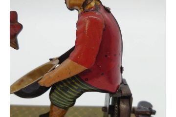 ジャンク品　戦前　ブリキのおもちゃ　鶏にエサをあげる少年　東洋堂　日本製(ゼンマイ式玩具、にわとり、ニワトリ、鳥、当時物)(R-074812)