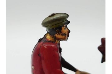 ジャンク品　戦前　ブリキのおもちゃ　鶏にエサをあげる少年　東洋堂　日本製(ゼンマイ式玩具、にわとり、ニワトリ、鳥、当時物)(R-074812)