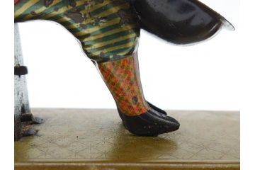 ジャンク品　戦前　ブリキのおもちゃ　鶏にエサをあげる少年　東洋堂　日本製(ゼンマイ式玩具、にわとり、ニワトリ、鳥、当時物)(R-074812)