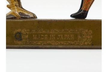 ジャンク品　戦前　ブリキのおもちゃ　鶏にエサをあげる少年　東洋堂　日本製(ゼンマイ式玩具、にわとり、ニワトリ、鳥、当時物)(R-074812)