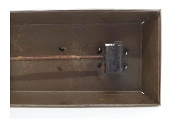 ジャンク品　戦前　ブリキのおもちゃ　鶏にエサをあげる少年　東洋堂　日本製(ゼンマイ式玩具、にわとり、ニワトリ、鳥、当時物)(R-074812)