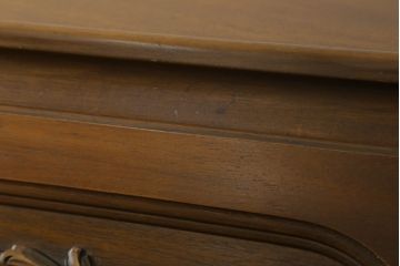 中古　美品!!　ドイツ　高級家具メーカー　ウォーリングス(WARRINGS)社　マホガニー材　猫脚　クラシックな佇まいと可憐なレリーフ彫刻が魅力的なライティングビューロー(簿記机、ワークデスク、机、引き出し、在宅用、在宅ワーク用)(R-074841)