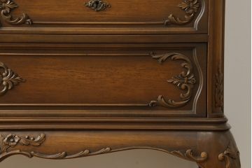 中古　美品!!　ドイツ　高級家具メーカー　ウォーリングス(WARRINGS)社　マホガニー材　猫脚　クラシックな佇まいと可憐なレリーフ彫刻が魅力的なライティングビューロー(簿記机、ワークデスク、机、引き出し、在宅用、在宅ワーク用)(R-074841)