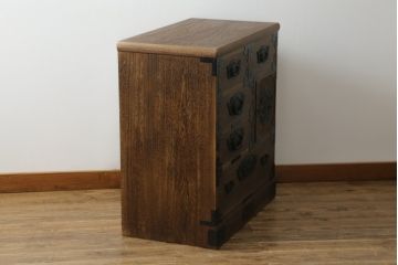 中古　高級品　国産工芸家具　躍動感ある龍の金具が魅力的なからくり付き総桐民芸箪笥(総桐箪笥、総桐たんす、和箪笥、収納タンス、整理タンス、引き出し)(R-074842)