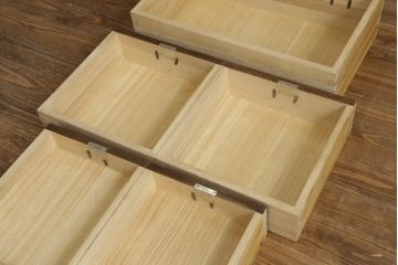 中古　高級品　国産工芸家具　躍動感ある龍の金具が魅力的なからくり付き総桐民芸箪笥(総桐箪笥、総桐たんす、和箪笥、収納タンス、整理タンス、引き出し)(R-074842)