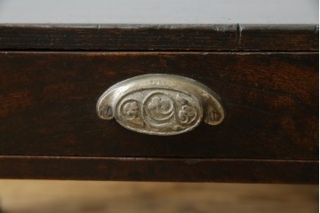 和製アンティーク　総欅(ケヤキ)材　味のある風合いが魅力の文机　(R-074843)