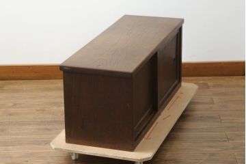 和製アンティーク　三方欅(ケヤキ)材　シンプルで素朴な雰囲気が懐かしい引き出し付きローボード(置き床、置床、ローチェスト、テレビ台、テレビボード、収納棚、飾り台)(R-074848)