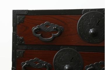 和製アンティーク　激レア　希少　前面欅(ケヤキ)材　上品な佇まいで和の空間を引き立てる米沢小箪笥(米沢箪笥、引き出し、小物収納、収納タンス)(R-074849)