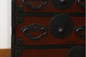 和製アンティーク　激レア　希少　前面欅(ケヤキ)材　上品な佇まいで和の空間を引き立てる米沢小箪笥(米沢箪笥、引き出し、小物収納、収納タンス)(R-074849)