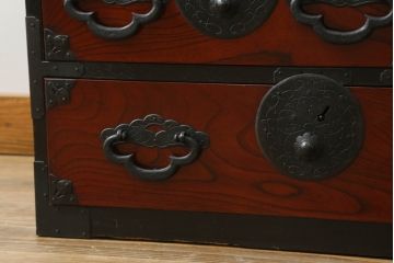 和製アンティーク　激レア　希少　前面欅(ケヤキ)材　上品な佇まいで和の空間を引き立てる米沢小箪笥(米沢箪笥、引き出し、小物収納、収納タンス)(R-074849)