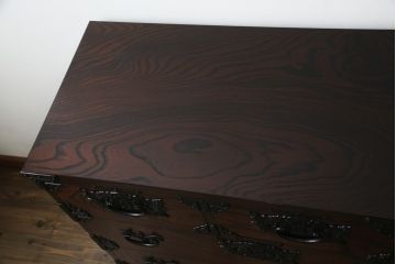 中古　超美品!!　岩谷堂箪笥　力強い木目と重厚感のある金具が目を惹く和箪笥(引き出し、サイドボード、サイドチェスト、収納箪笥、衣装箪笥、整理箪笥)(R-074852)