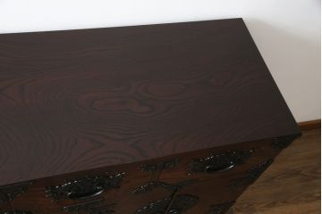 中古　超美品!!　岩谷堂箪笥　力強い木目と重厚感のある金具が目を惹く和箪笥(引き出し、サイドボード、サイドチェスト、収納箪笥、衣装箪笥、整理箪笥)(R-074852)