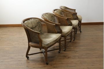中古　DREXEL HERITAGE(ドレクセルヘリテイジ)　Grand Villa(グランドヴィラ)　くつろぎの時間を演出するキャスター付きアームチェア4脚セット(椅子、イス、ダイニングチェア)(R-074862)