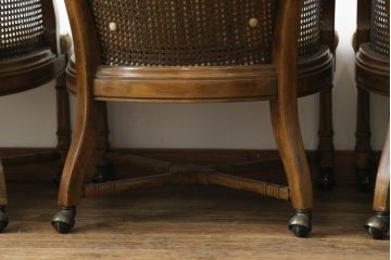 中古　DREXEL HERITAGE(ドレクセルヘリテイジ)　Grand Villa(グランドヴィラ)　くつろぎの時間を演出するキャスター付きアームチェア4脚セット(椅子、イス、ダイニングチェア)(R-074862)