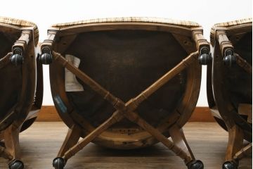 中古　DREXEL HERITAGE(ドレクセルヘリテイジ)　Grand Villa(グランドヴィラ)　くつろぎの時間を演出するキャスター付きアームチェア4脚セット(椅子、イス、ダイニングチェア)(R-074862)