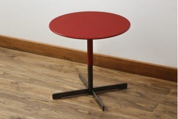 中古　美品　イタリア家具　Poltrona Frau(ポルトローナ フラウ)　BOB(ボブ) ロータイプ　ジャン・マリー・マッソー　スタイリッシュなデザインが魅力のサイドテーブル(ローテーブル、センターテーブル、ラウンドテーブル、丸テーブル、カフェテーブル、コーヒーテーブル)(R-074863)