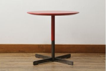 中古　美品　イタリア家具　Poltrona Frau(ポルトローナ フラウ)　BOB(ボブ) ロータイプ　ジャン・マリー・マッソー　スタイリッシュなデザインが魅力のサイドテーブル(ローテーブル、センターテーブル、ラウンドテーブル、丸テーブル、カフェテーブル、コーヒーテーブル)(R-074863)