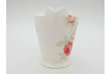 オールドノリタケ　NORITAKE　薔薇文様のデザインが上品な印象を与えるティーセット(バラ、ティーカップ&ソーサー6客、ティーポット、シュガーポット、ミルクポット、クリーマー、C&S、洋食器)(R-074867)
