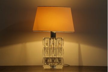 フランス　Baccarat　バカラ　ルクソール　繊細なカットが輝きを放つ!エレガントな雰囲気のテーブルランプ(テーブルスタンド、卓上照明、間接照明、フルレッドクリスタルガラス)(R-074868)
