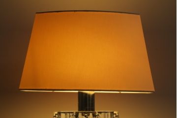 フランス　Baccarat　バカラ　ルクソール　繊細なカットが輝きを放つ!エレガントな雰囲気のテーブルランプ(テーブルスタンド、卓上照明、間接照明、フルレッドクリスタルガラス)(R-074868)