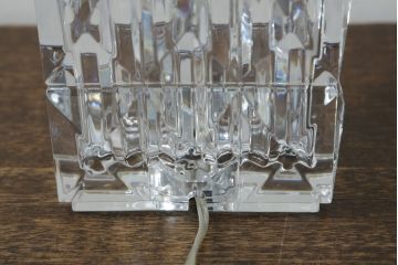 フランス　Baccarat　バカラ　ルクソール　繊細なカットが輝きを放つ!エレガントな雰囲気のテーブルランプ(テーブルスタンド、卓上照明、間接照明、フルレッドクリスタルガラス)(R-074868)