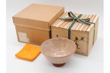赤瀬清泉　萩　優しい色合いで和の雰囲気を醸し出す茶碗(抹茶碗、茶道具、茶器、和食器、共箱付き)(R-074871)