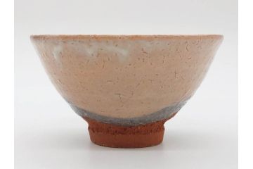 赤瀬清泉　萩　優しい色合いで和の雰囲気を醸し出す茶碗(抹茶碗、茶道具、茶器、和食器、共箱付き)(R-074871)