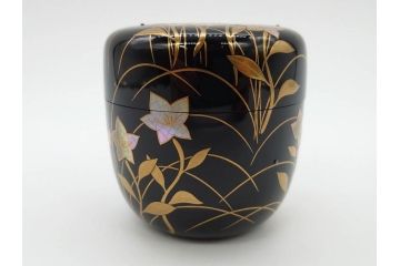 蒔絵　螺鈿　それぞれのデザインが美しく和の雰囲気を引き立てる棗3個セット(秋草、大棗、牡丹、春の野、寸切、荒井喜峰、茶道具、茶筒、茶器、漆器、共箱付き)(R-074873)