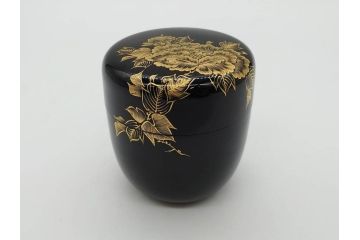 蒔絵　螺鈿　それぞれのデザインが美しく和の雰囲気を引き立てる棗3個セット(秋草、大棗、牡丹、春の野、寸切、荒井喜峰、茶道具、茶筒、茶器、漆器、共箱付き)(R-074873)