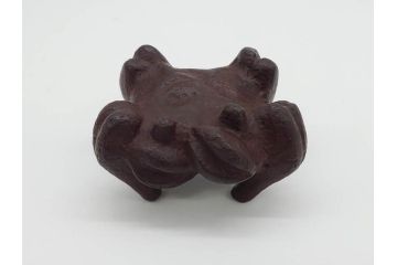 釜師　畠春斎　蟹　蓋置　鉄製　約274g(茶道具、茶器、煎茶道具、かに、カニ、共箱付き)(R-074874)
