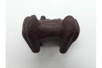 釜師　畠春斎　蟹　蓋置　鉄製　約274g(茶道具、茶器、煎茶道具、かに、カニ、共箱付き)(R-074874)