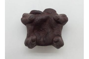 釜師　畠春斎　蟹　蓋置　鉄製　約274g(茶道具、茶器、煎茶道具、かに、カニ、共箱付き)(R-074874)