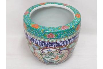 大正時代　色絵　窓絵　花唐草　鮮やかな色合いが空間のアクセントになる火鉢(十錦手、手あぶり、鉢カバー)(R-074877)