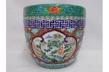 大正時代　色絵　窓絵　花唐草　鮮やかな色合いが空間のアクセントになる火鉢(十錦手、手あぶり、鉢カバー)(R-074878)