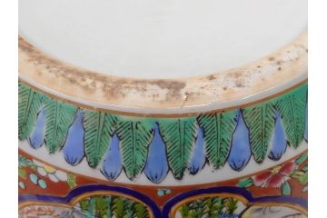 大正時代　色絵　窓絵　花唐草　鮮やかな色合いが空間のアクセントになる火鉢(十錦手、手あぶり、鉢カバー)(R-074878)