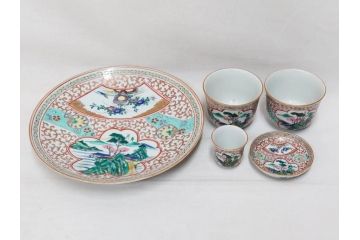 明治　九谷　花鳥風景　窓絵　唐草図　角福　中皿&小皿&ぐい呑み&そば猪口2客　丁寧に描かれた色絵が素敵な5点セット(蕎麦猪口、酒器、おちょこ、湯呑み、湯のみ、和皿、和食器)(R-074879)